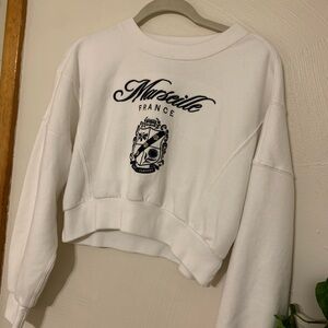 Abercrombie and Fitch Women's White Cropped Crewneck Sweatshirt